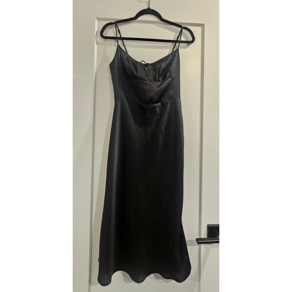 WILFRED Bellow Satin Midi Dress Black Minimalist Contemporary Size 8 Aritzia NWT - Picture 2 of 10